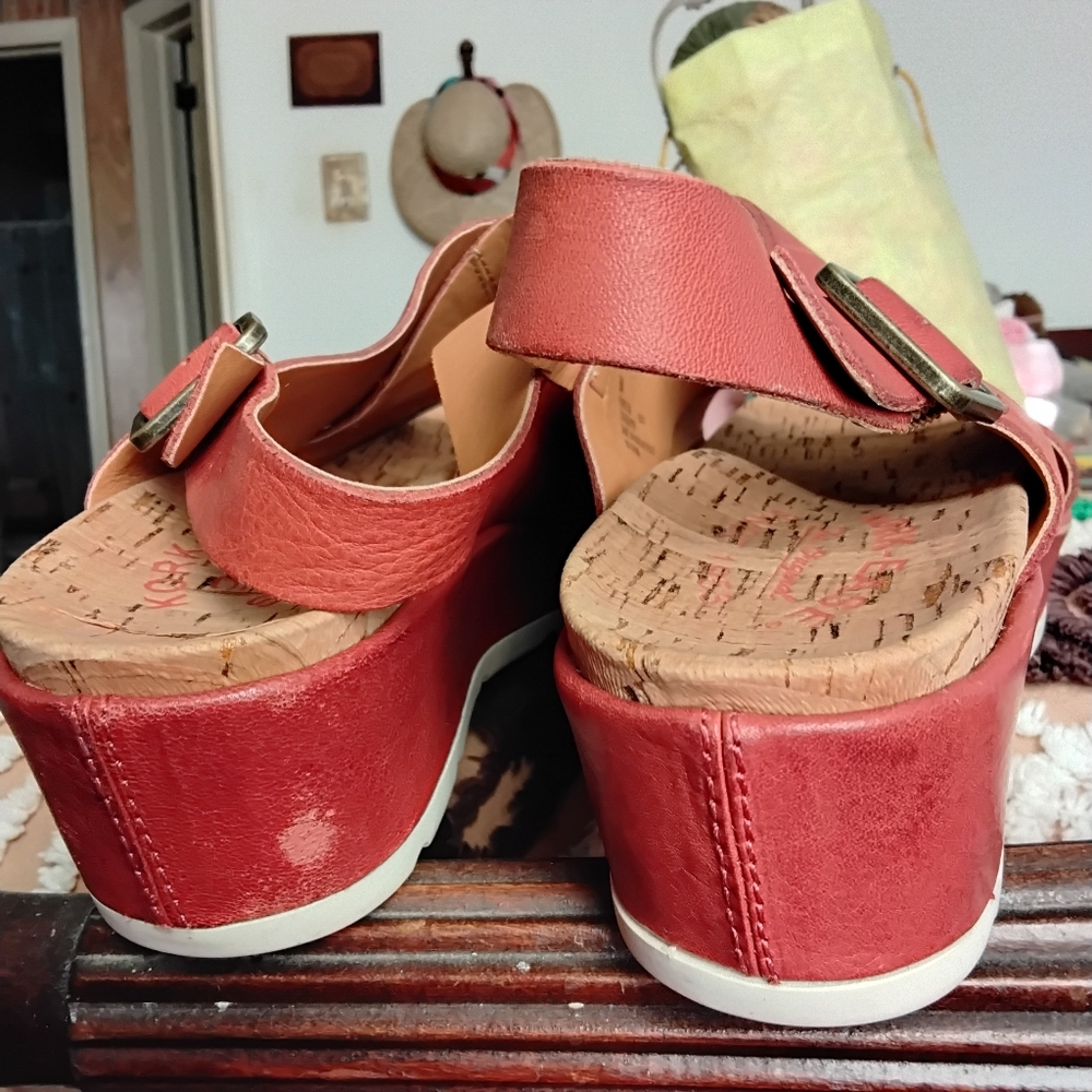 KORK EASE LEATHER WEDGE, BROWN, SZ. 8M - Picture 8 of 9